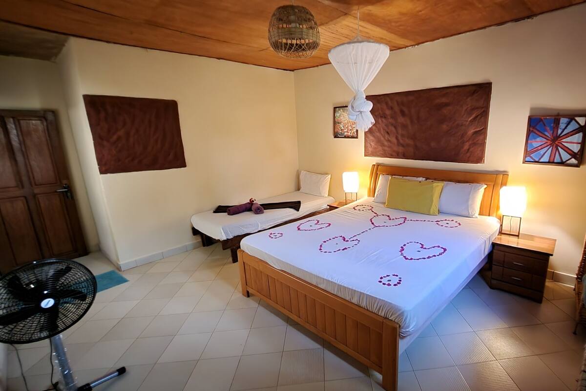 Double Room | Iron/ironing board (on request), WiFi (free), bed sheets