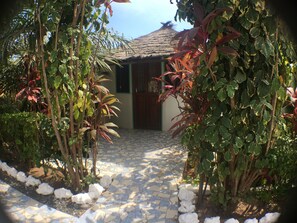 Superior tweepersoonskamer, 1 kingsize bed, uitzicht op zwembad | Een strijkplank/strijkijzer, gratis wifi, beddengoed