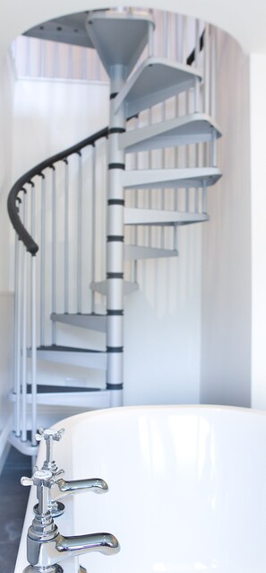 行政雙人房 | 浴室 | 免費梳洗用品、風筒、浴袍、提供毛巾