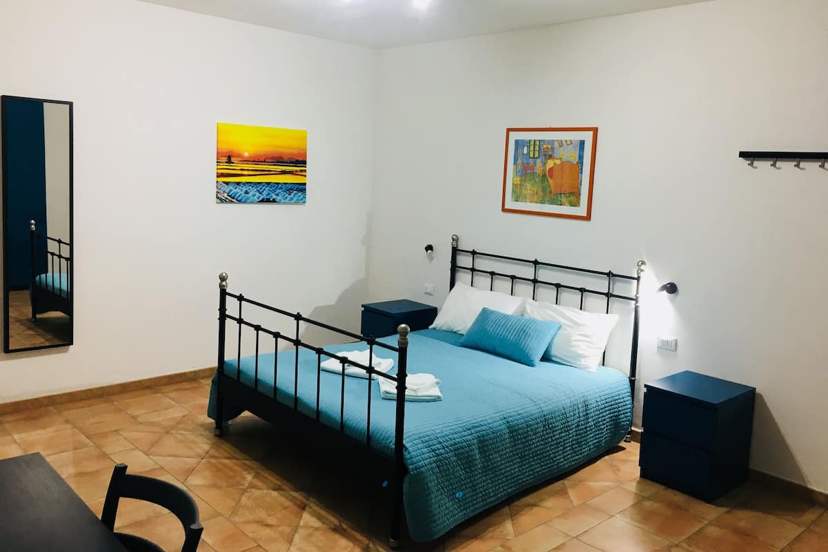 Premium bedding, in-room safe, desk, blackout curtains