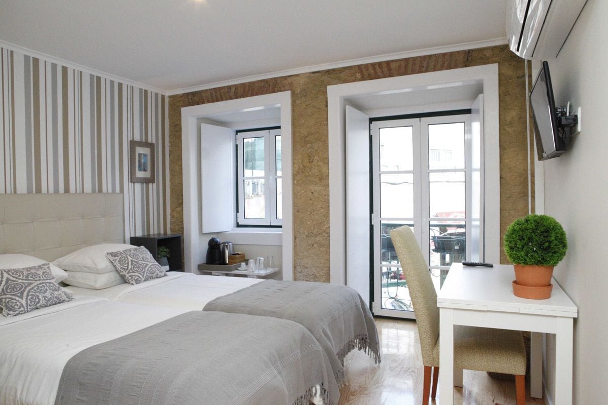 Caja de seguridad en la habitación y decoración personalizada 