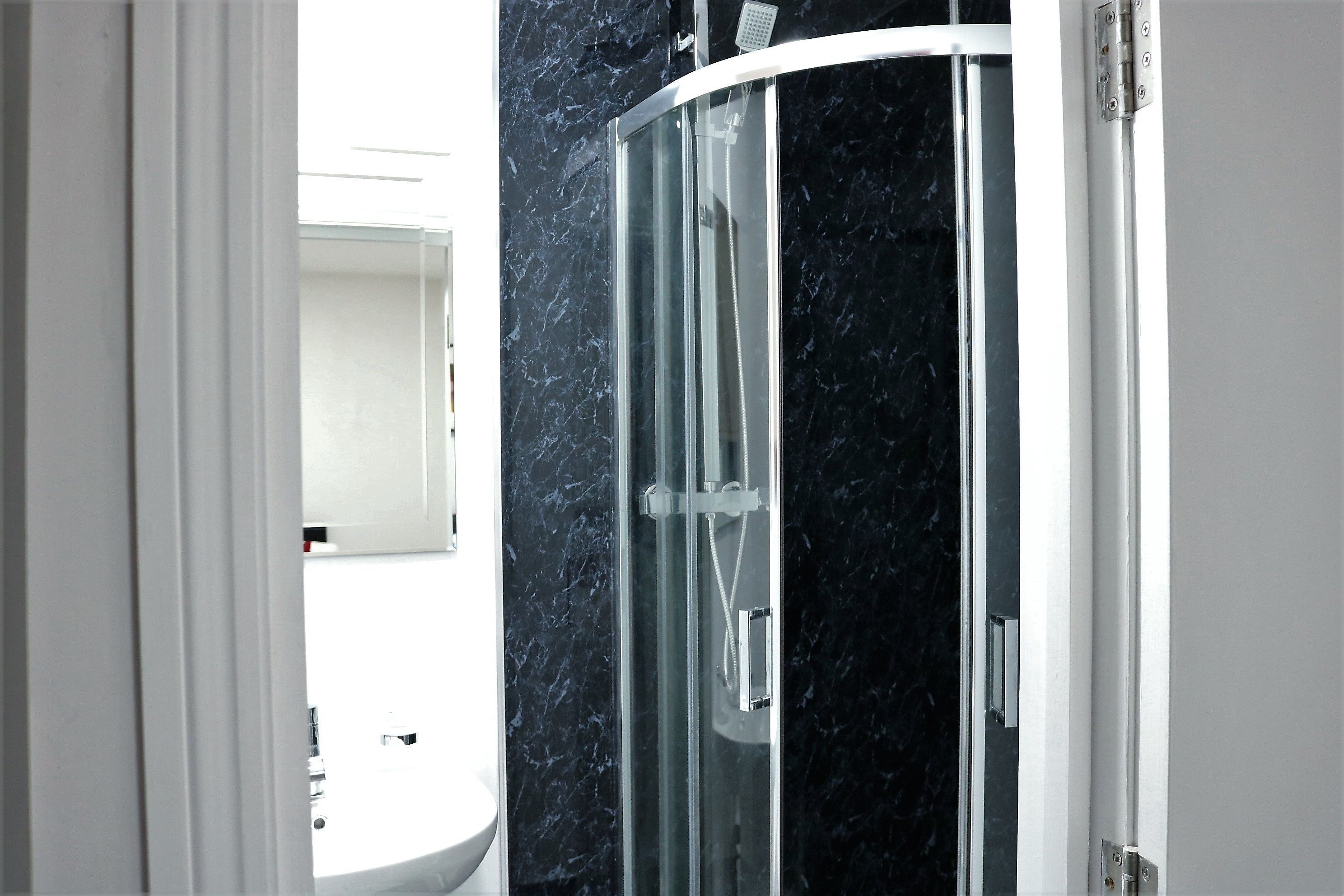 Dusche im Bad