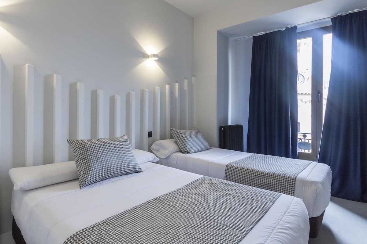 Double Room, 2 Twin Beds, City View | Minibar, in-room safe, soundproofing, free WiFi