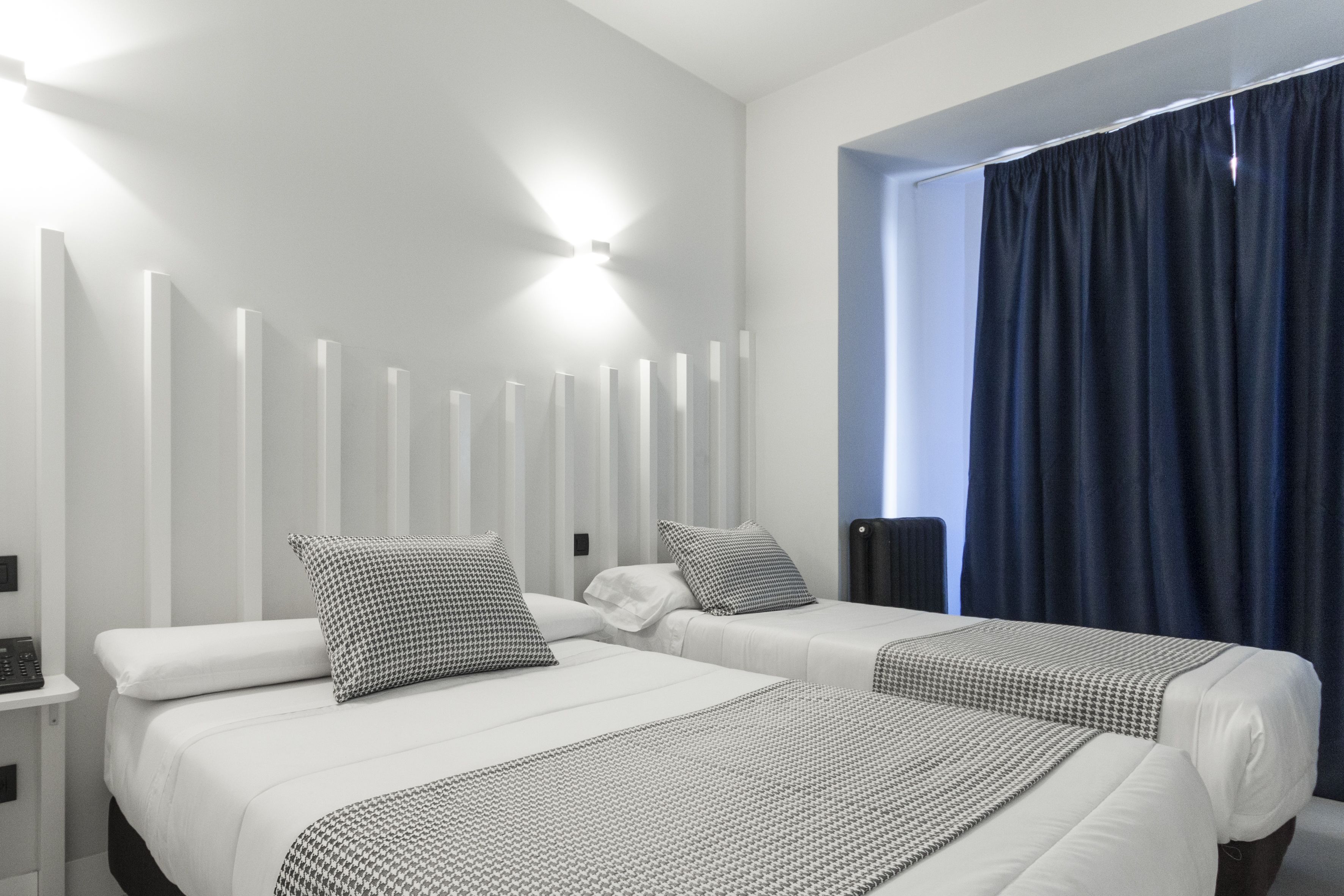 Minibar, caja de seguridad en la habitación y sistema de insonorización 