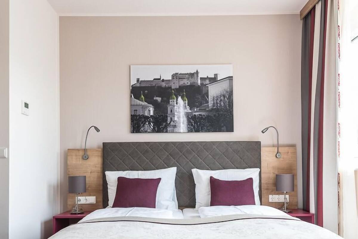 Premium bedding, in-room safe, desk, soundproofing