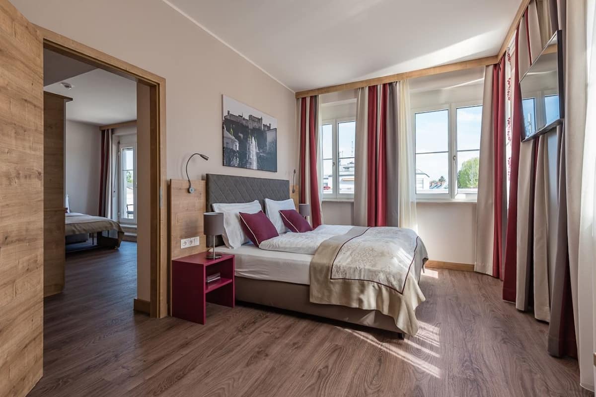Premium bedding, in-room safe, desk, soundproofing