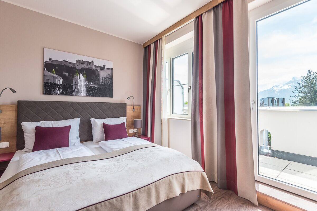 Premium bedding, in-room safe, desk, soundproofing