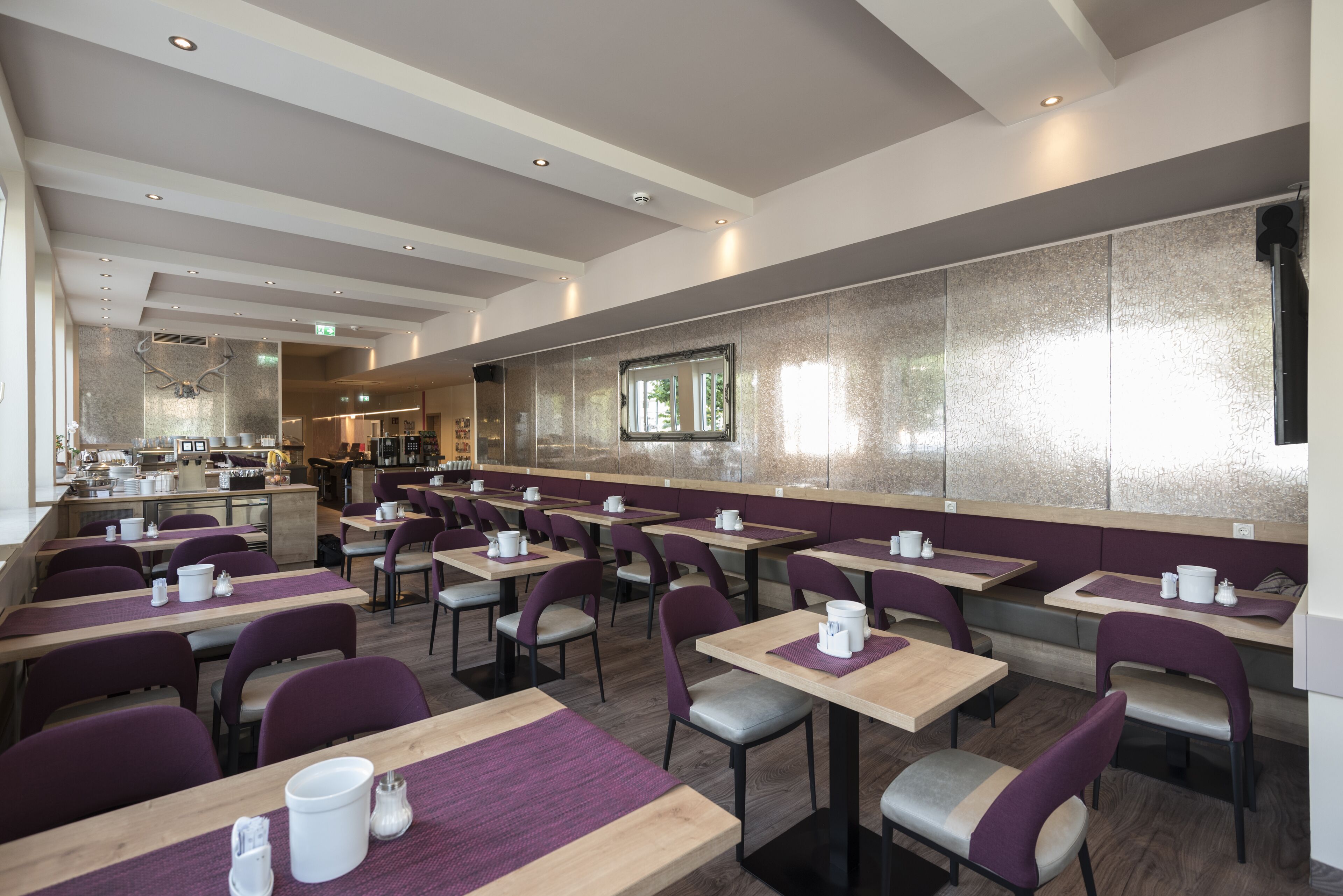 Desayuno buffet diario (EUR 15.00 por persona)