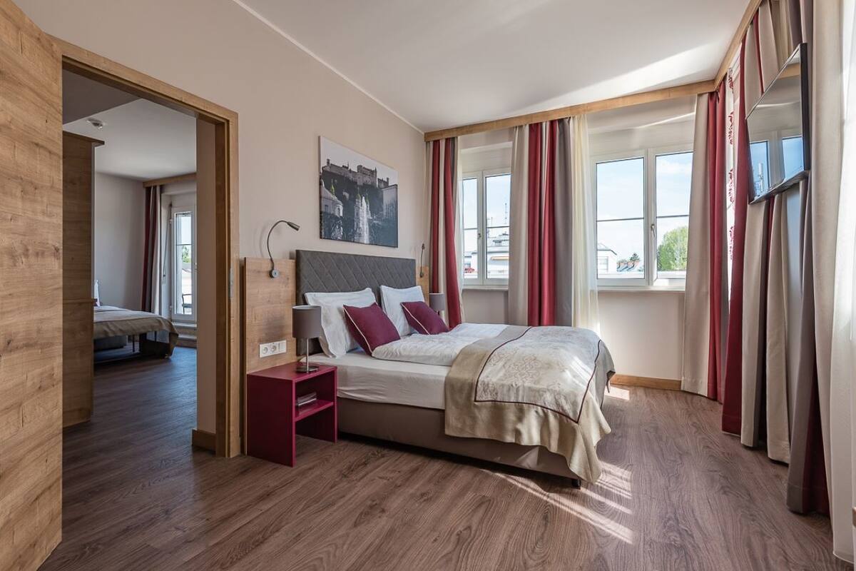 Premium bedding, in-room safe, desk, soundproofing
