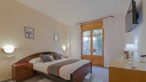 Double Room - Hostal Montserrat (Montseny)