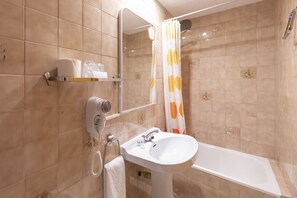 Chambre Double Supérieure | Salle de bain