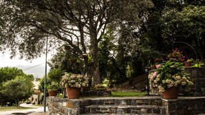 Garden - Hostal Montserrat (Montseny)
