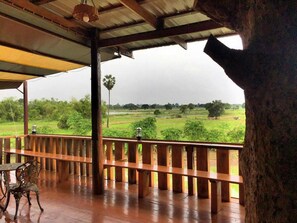 บ้านพัก, 3 ห้องนอน | ลานระเบียง/นอกชาน