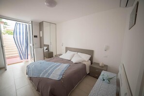 Iron/ironing board, free WiFi, bed sheets - Villa Lara (Polignano a Mare)