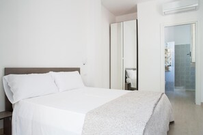 Iron/ironing board, free WiFi, bed sheets - Villa Lara (Polignano a Mare)