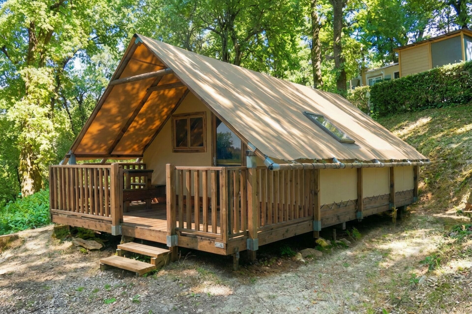 Tenda Comfort | Selimut bulu angsa dan seprai linen