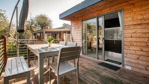 Deluxe Bungalow | Terrace/patio