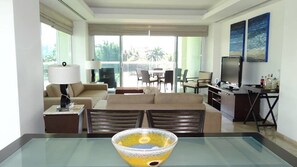 Condo | Living area | Flat-screen TV