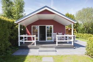 Chalet, 3 Bedrooms ( Veluwelounge Wellness) | In-room safe, free WiFi, bed sheets - Recreatiepark De Boshoek (Voorthuizen)