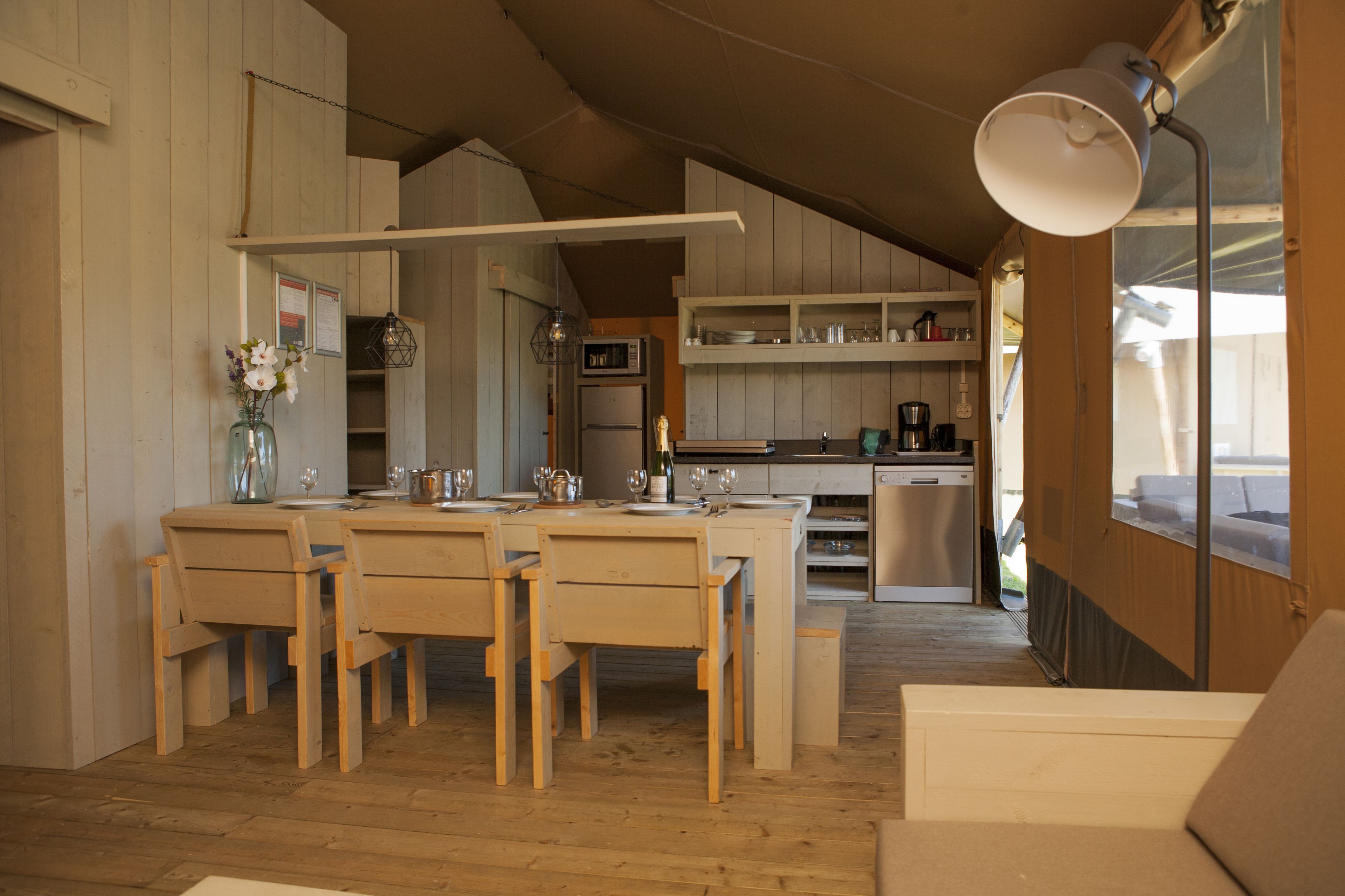 Tent, 4 Bedrooms (Safarihouse) | Living area | LCD TV