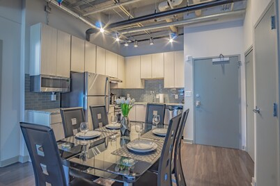 Heaven on Midtown Fully Furnished Apts