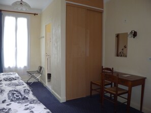 Quadruple Room | Blackout curtains, iron/ironing board, free WiFi, bed sheets