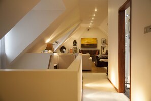 套房 | 客房内保险箱、办公桌、熨斗/熨衣板、免费 WiFi