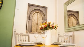 Apartment, 2 Bedrooms | In-room dining