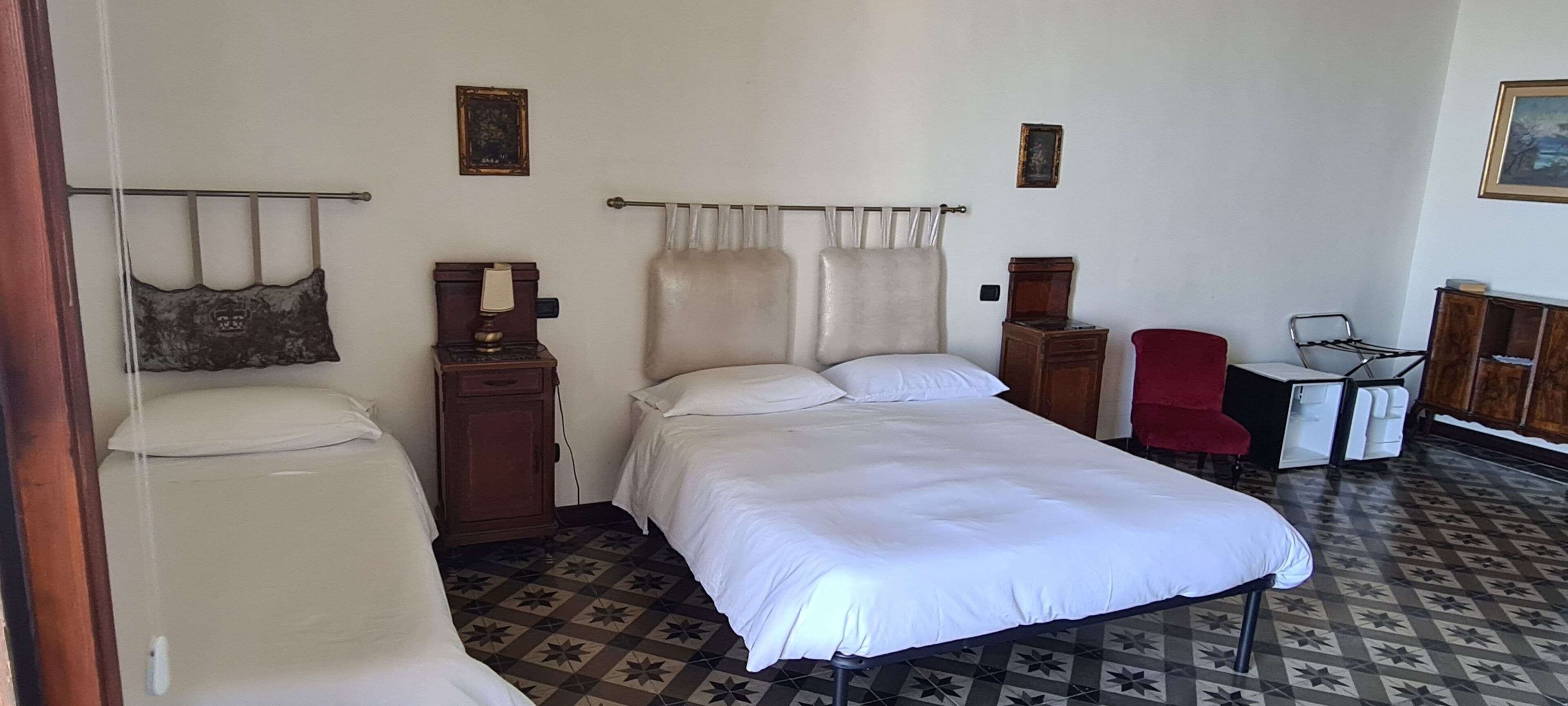 Neljän hengen superior-huone, merinäköala | 1 makuuhuone, italialaiset Frette-lakanat, ylelliset vuodevaatteet