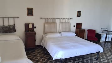 1 bedroom, Frette Italian sheets, premium bedding, down comforters