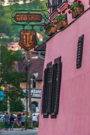 A building with a sign reading "CASA SAVRI" and a date "19 08". - Casa Savri (Sighisoara)
