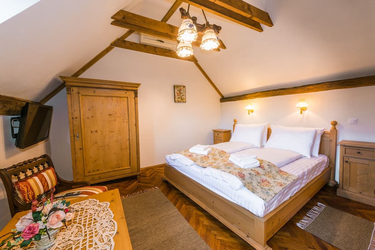 Standard Double Room, 1 King Bed (SOFIA) | Minibar, desk, soundproofing, iron/ironing board
