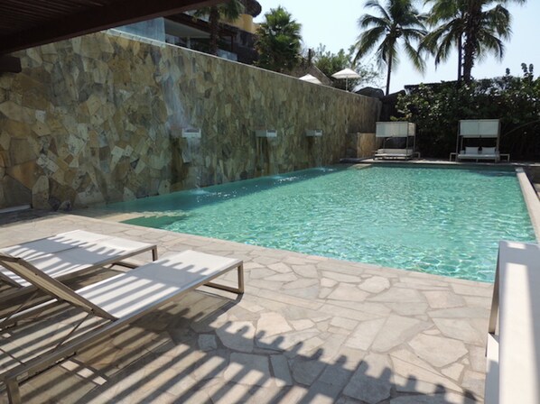 Utomhuspool