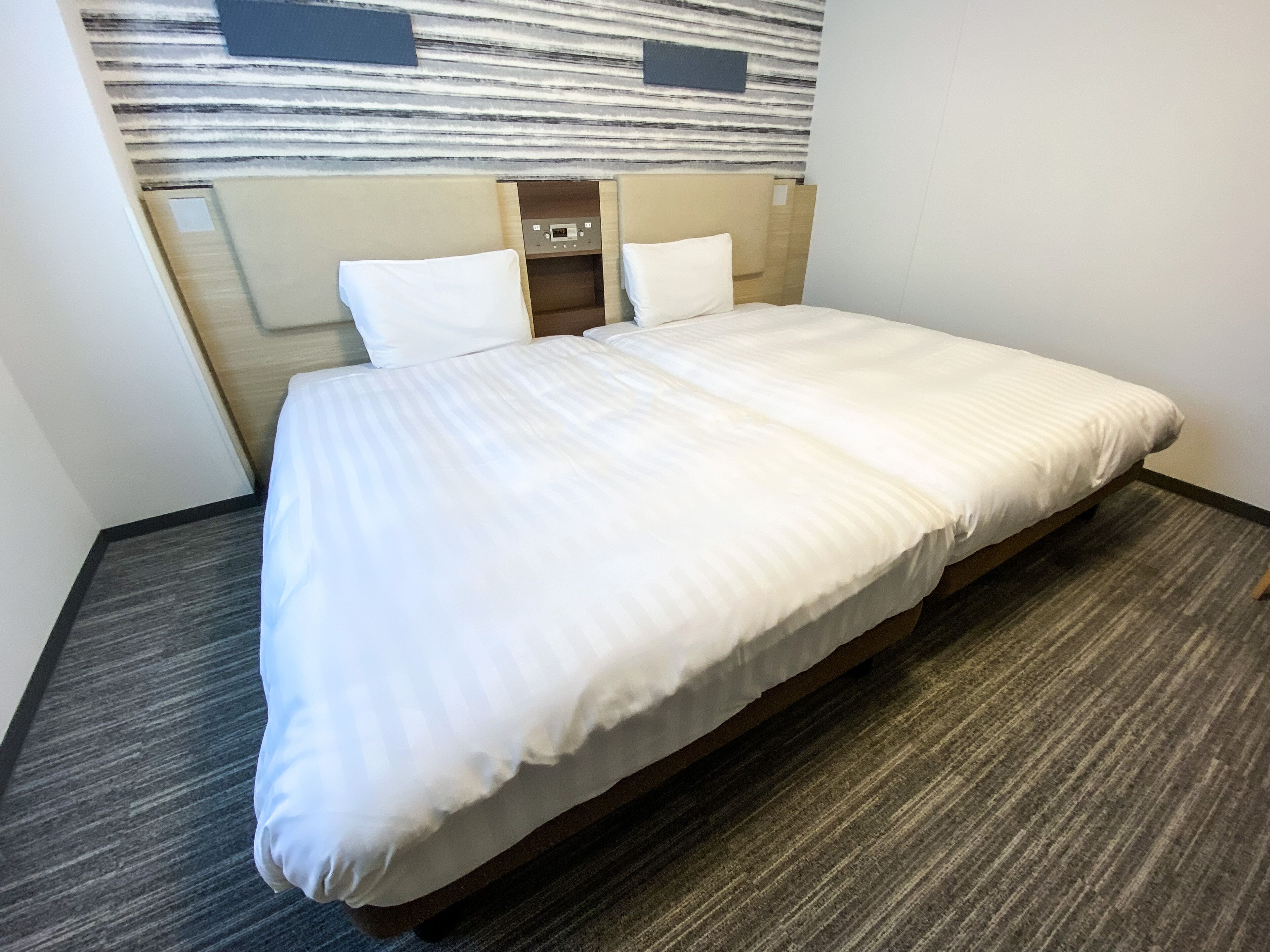 standard room, 2 single beds, non smoking | premium bedding, in-room safe, desk, blackout curtains