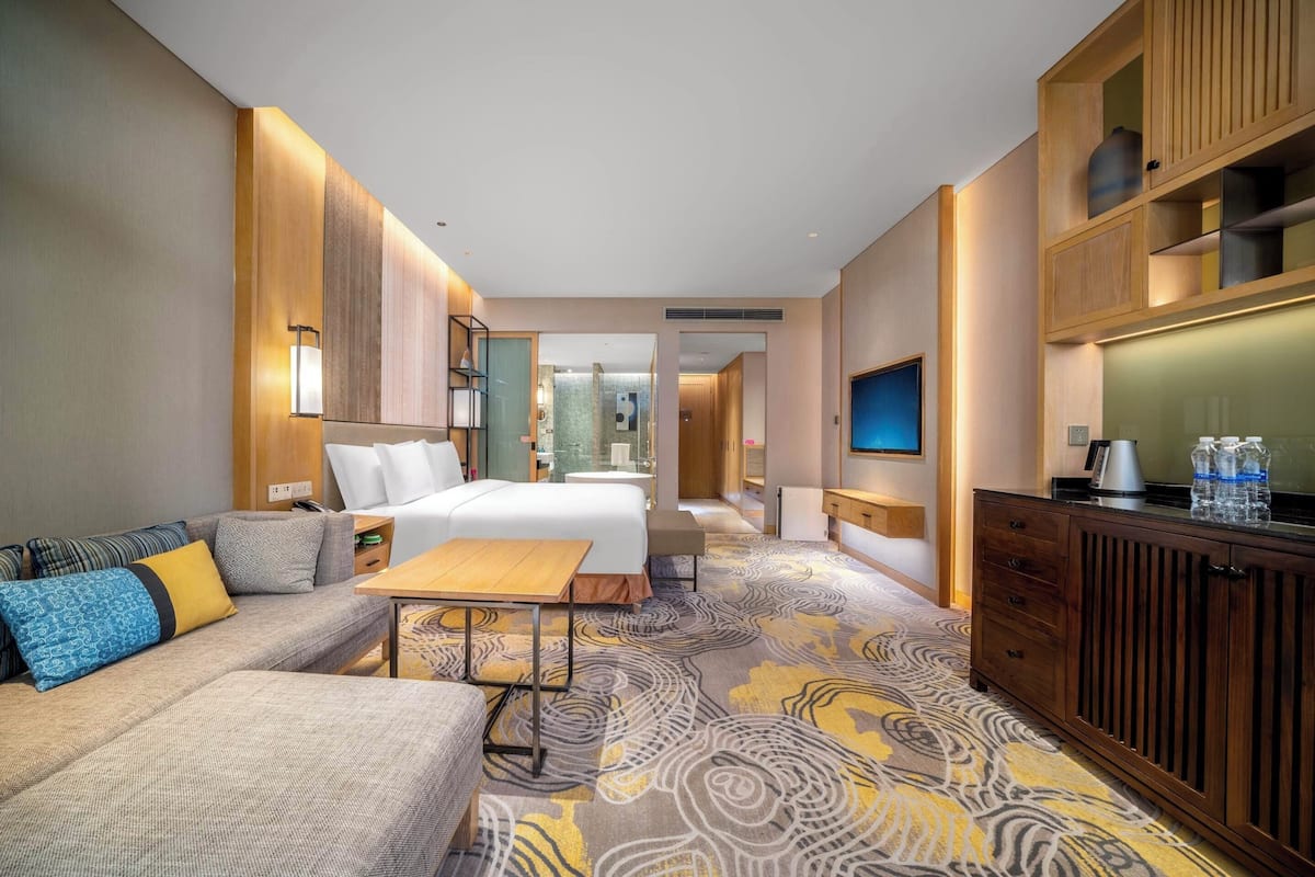 Free minibar items, in-room safe, blackout curtains, soundproofing