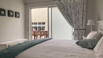 1 bedroom, Egyptian cotton sheets, premium bedding, in-room safe
