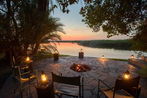 Fireplace - Xaro Lodge (Shakawe)