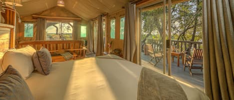 Honeymoon Suite, 1 Bedroom, Refrigerator, River View | 1 bedroom, in-room safe, desk, laptop workspace