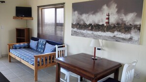 Azzura | In-room dining