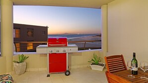 Unclassified image, 4 of 24, button - 219 Lagoon Beach (Cape Town)