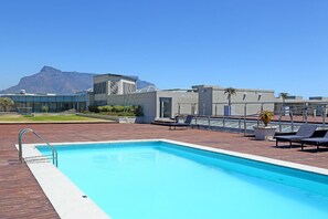 Outdoor pool - 219 Lagoon Beach (Cape Town)