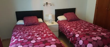 Cortines opaques i wifi gratuïta