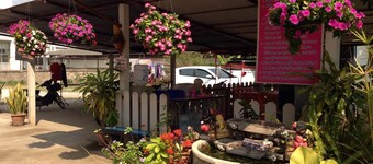 Puangchompoo Place