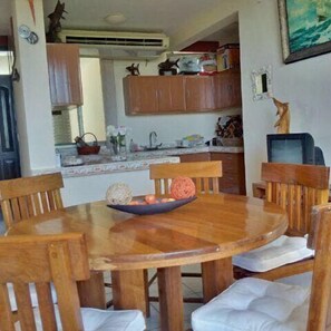 Maison mitoyenne Familiale, plusieurs lits, vue océan | Restauration dans la chambre