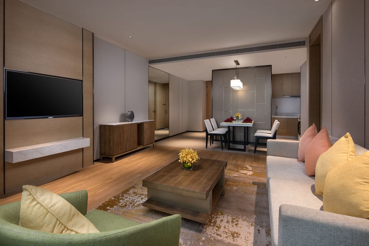 Suite, 1 Schlafzimmer, Küche (Living Dining) | 1 Schlafzimmer, hochwertige Bettwaren, Daunenbettdecken