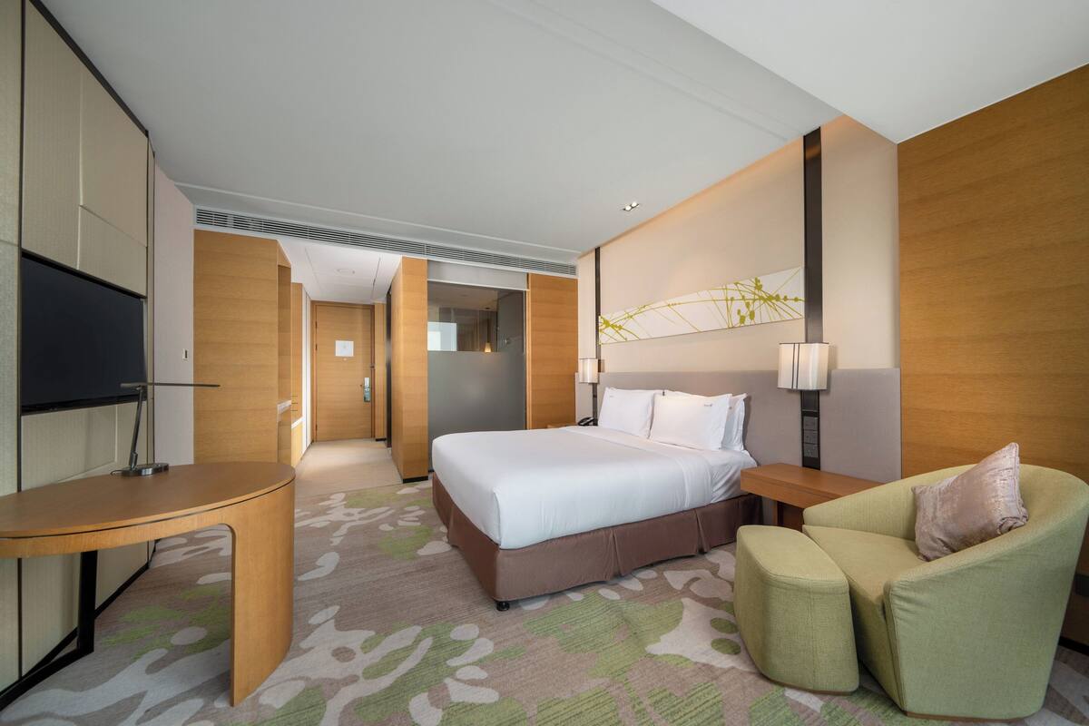 標準客房, 1 張特大雙人床, 海灣景觀 | 1 間臥室、高級寢具、羽絨被、Select Comfort 床墊