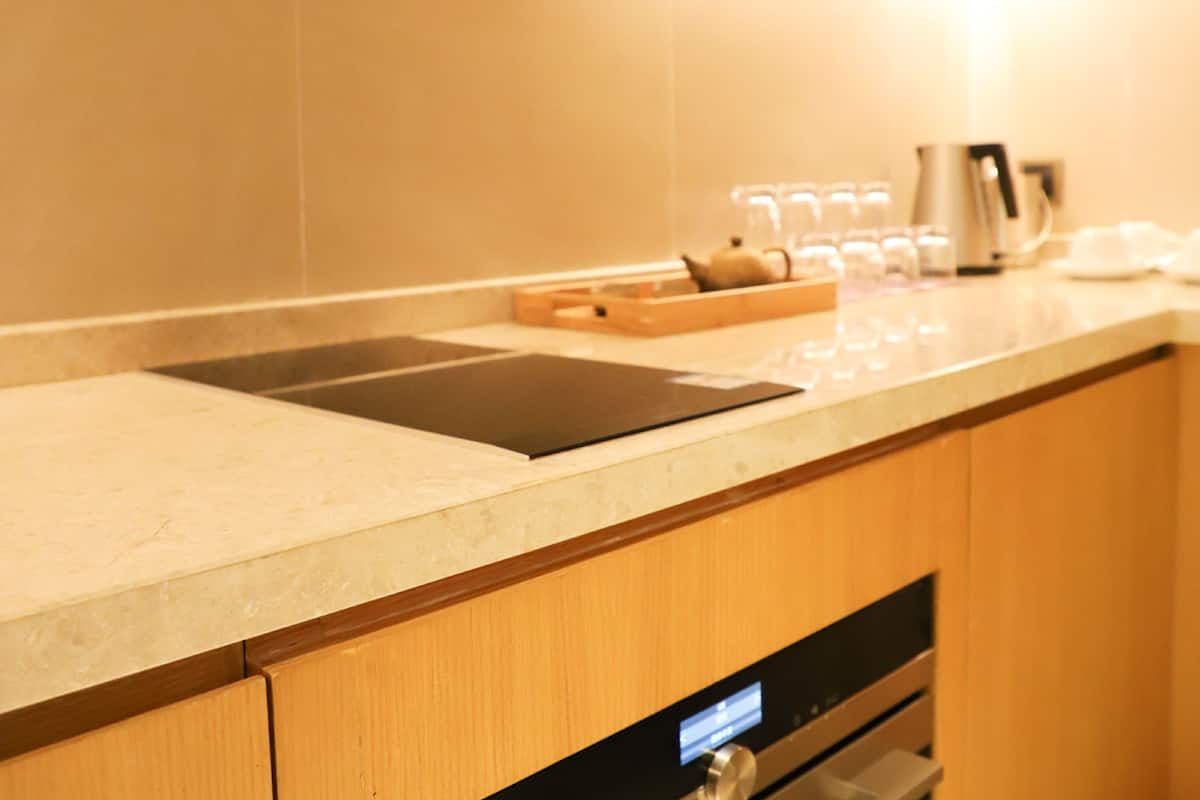 regency, suite, 1 king bed | minibar, in-room safe, desk, blackout curtains