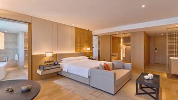 スタジオ キングベッド 1 台 クラブラウンジ利用可 | ミニバー、セーフティボックス (室内)、デスク、遮光カーテン