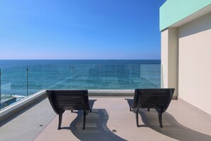 Suite, 2 Bedrooms | In-room safe, soundproofing, iron/ironing board, free WiFi