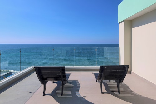 Garner Hotel Mazatlan Beach by IHG